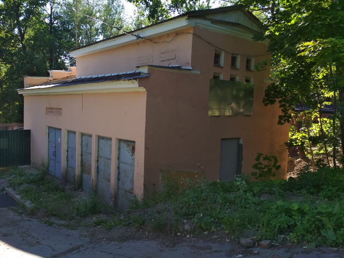 Службы (2 здания) (Павловск))